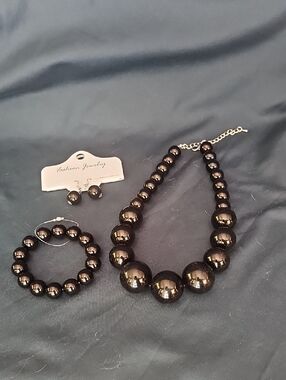 Fashion Jewelry Black Gloss Beaded Necklace, Bracelet & Earrings Set